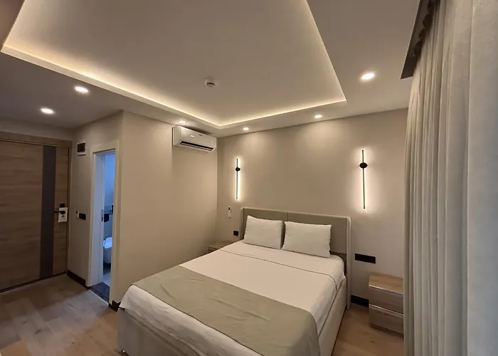Hotel La Es Bella *