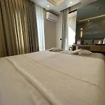 La Es Bella Otel