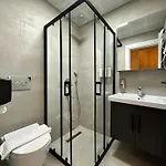 La Es Bella Otel *
